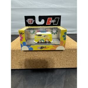 M2 Machines 1960 VW Delivery Van R77 Hurst Power Flowers Limited Edition 1/64